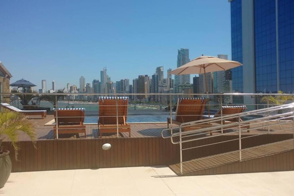 Piscina A Beira-Mar, Tranquilidade E Qualidade No Melhor De Bc Balneário Camboriú Exterior foto