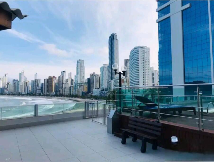 Piscina A Beira-Mar, Tranquilidade E Qualidade No Melhor De Bc Balneário Camboriú Exterior foto
