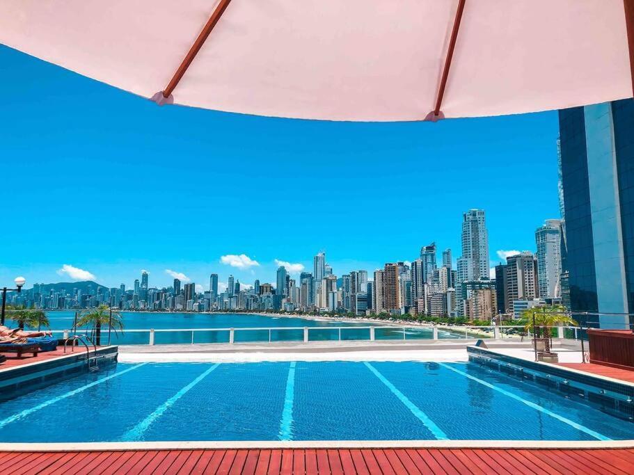 Piscina A Beira-Mar, Tranquilidade E Qualidade No Melhor De Bc Balneário Camboriú Exterior foto