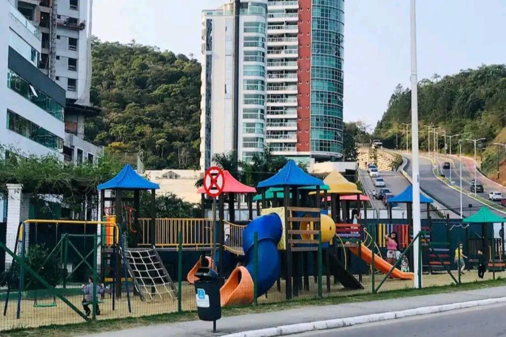 Piscina A Beira-Mar, Tranquilidade E Qualidade No Melhor De Bc Balneário Camboriú Exterior foto